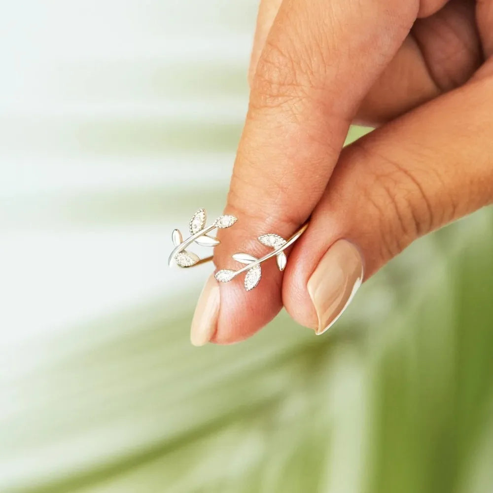 925 Sterling Silver Zircon Leaf Shape Ring - Roe Creation