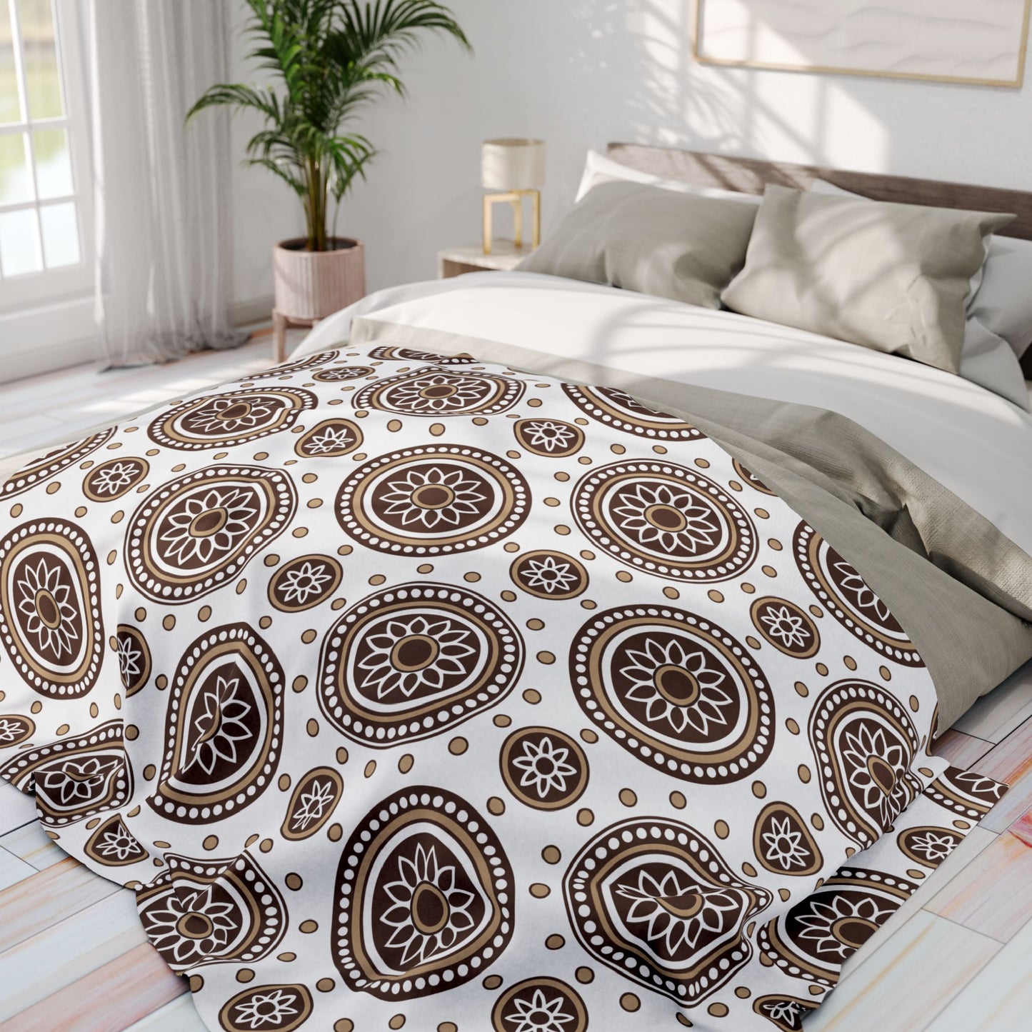 Cozy Brown Floral Arctic Fleece Blanket - Perfect for Home Decor and Gifts