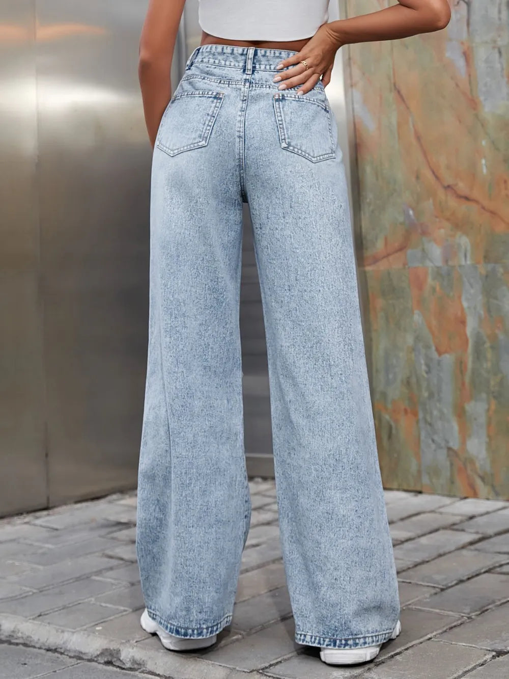 Distressed Wide Leg Jeans with Pockets - Roe Creation