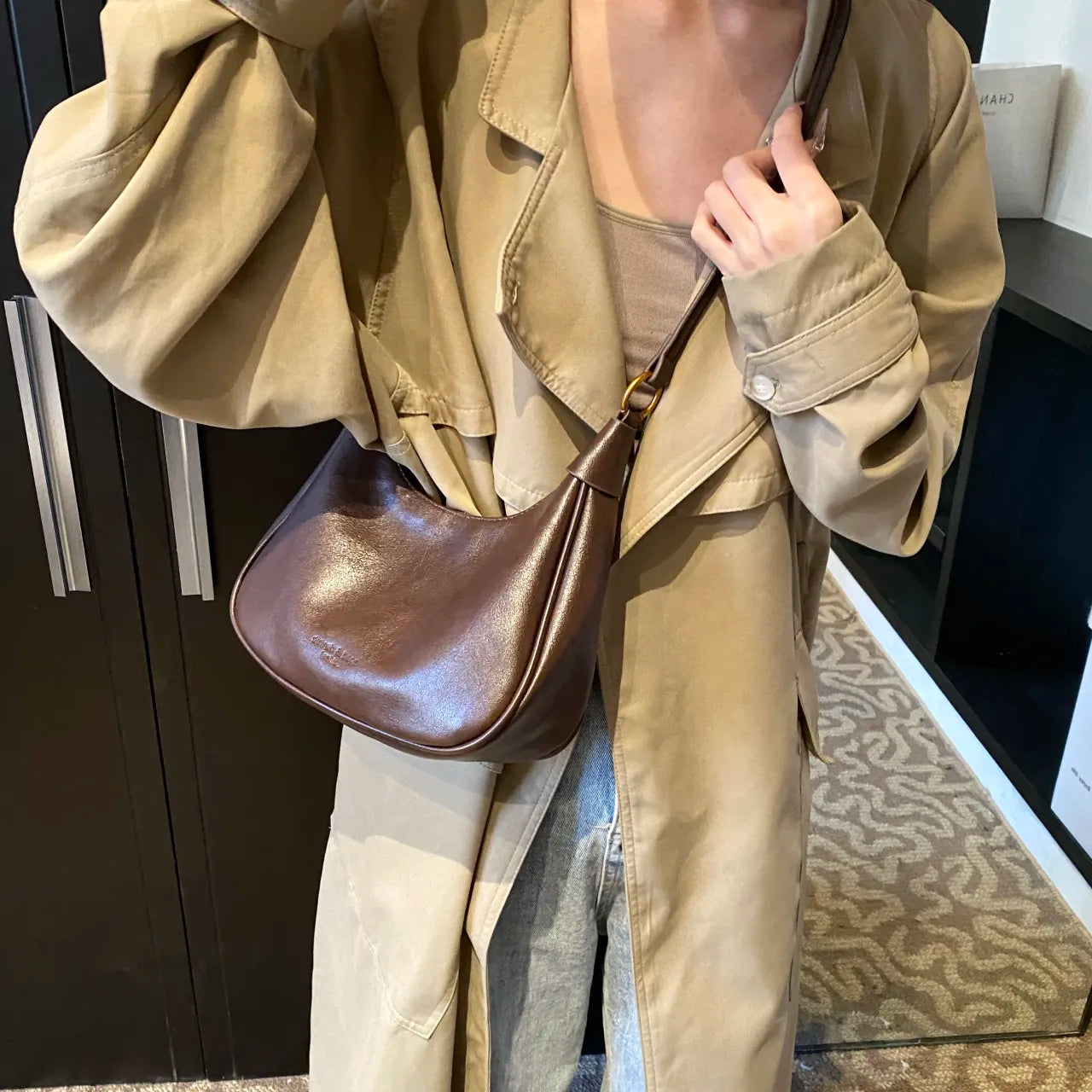 Curved Leather Shoulder Bag - Roe Creation