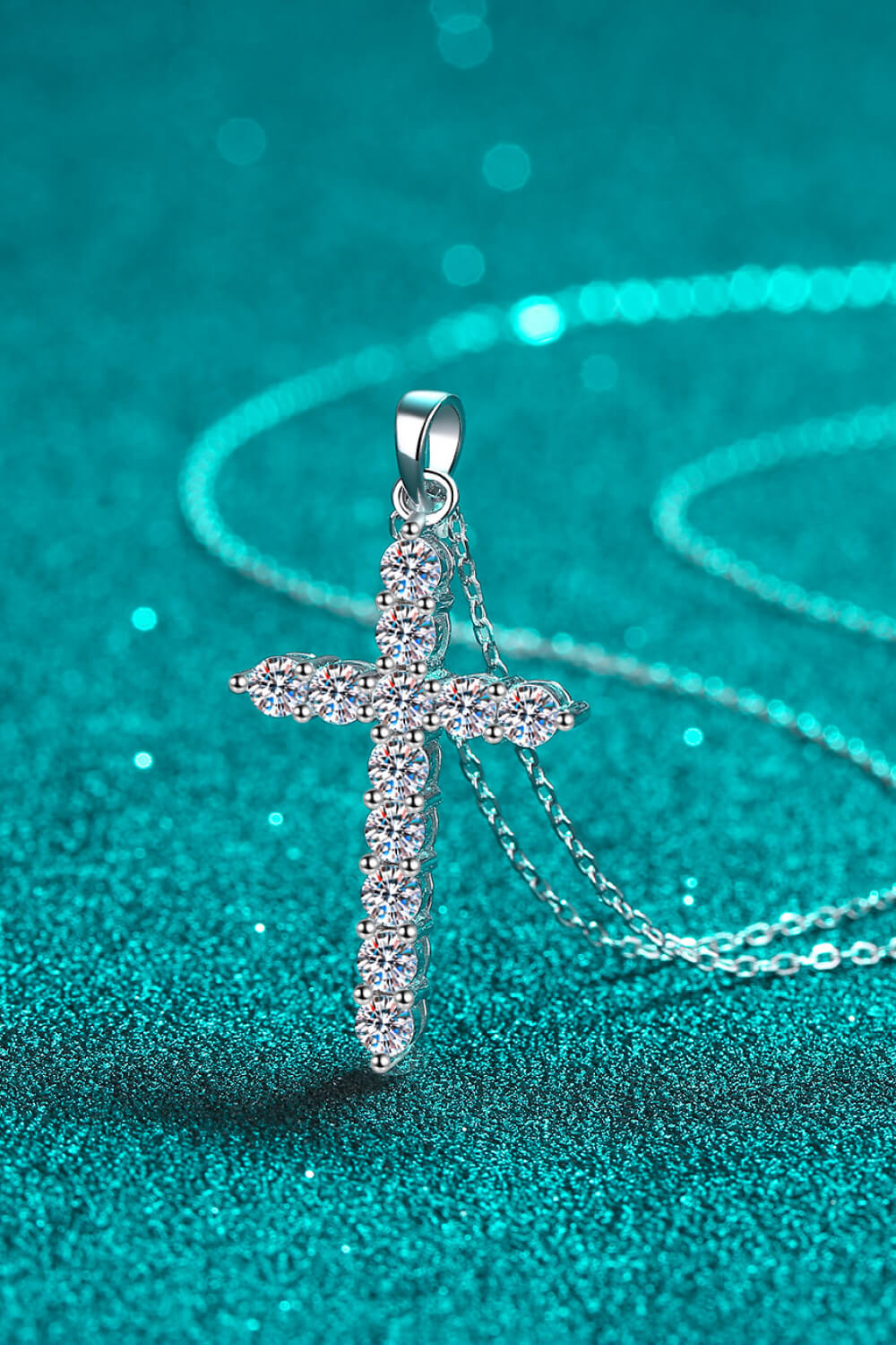 Moissanite Cross Pendant Chain Necklace - Roe Creation