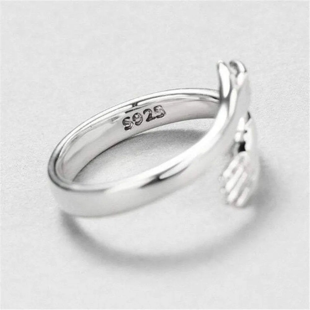 Hug Shape 925 Sterling Silver Bypass Ring - Roe Creation