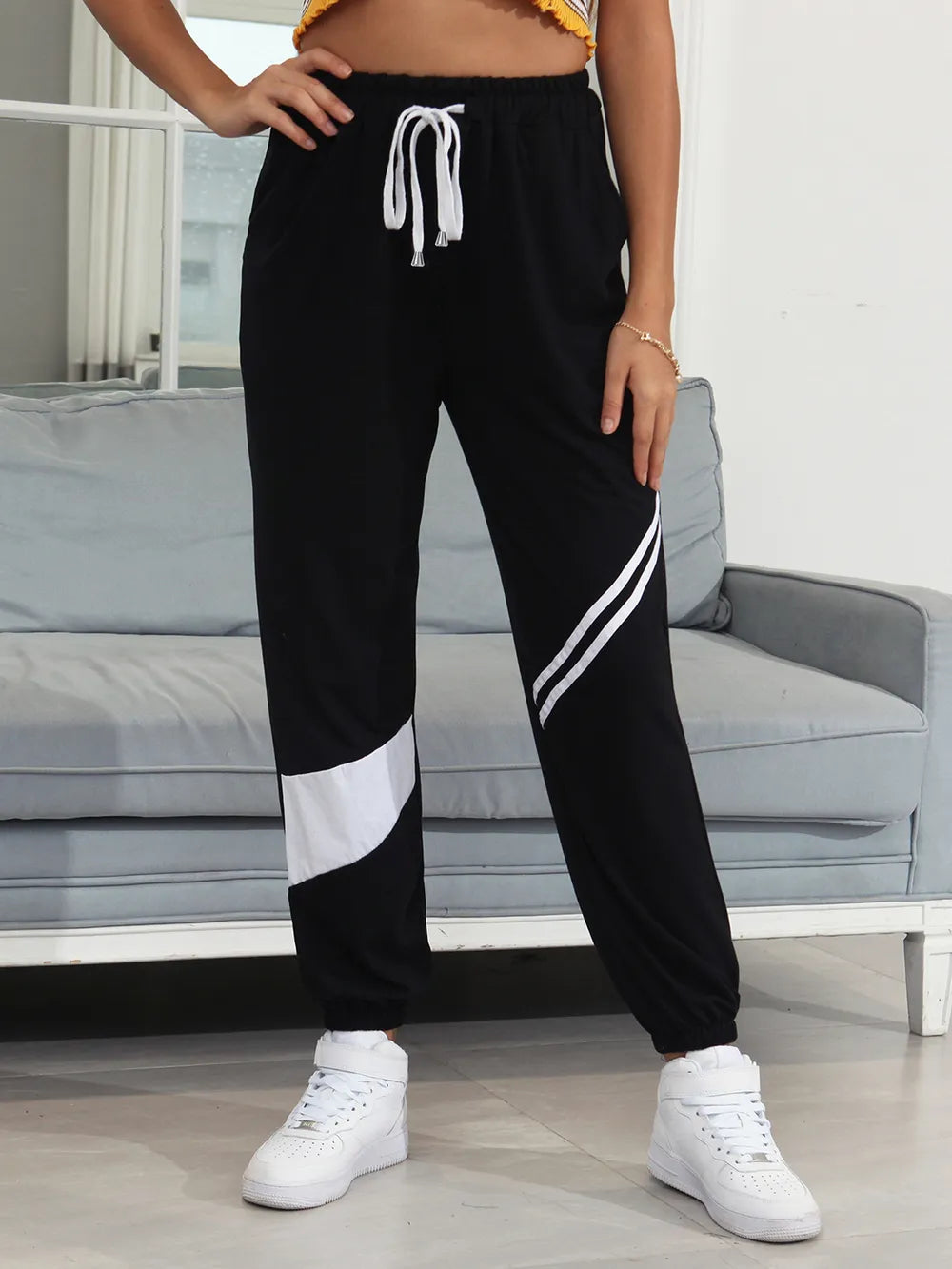Drawstring Contrast Joggers with Pockets - Roe Creation