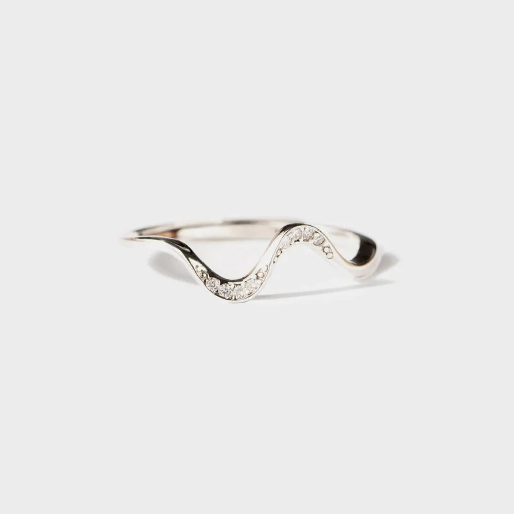 925 Sterling Silver Inlaid Zircon Wave Shape Ring - Roe Creation