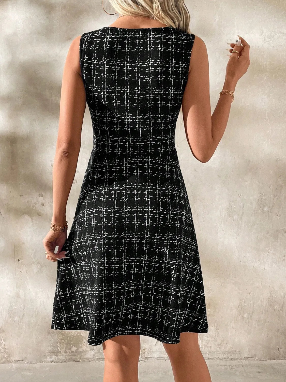 Round Neck Sleeveless Dress - Roe Creation