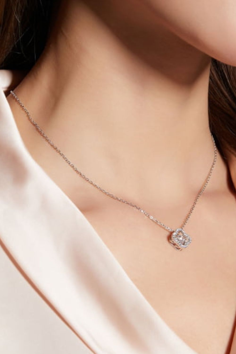 Moissanite Four Leaf Clover Pendant Necklace - Roe Creation