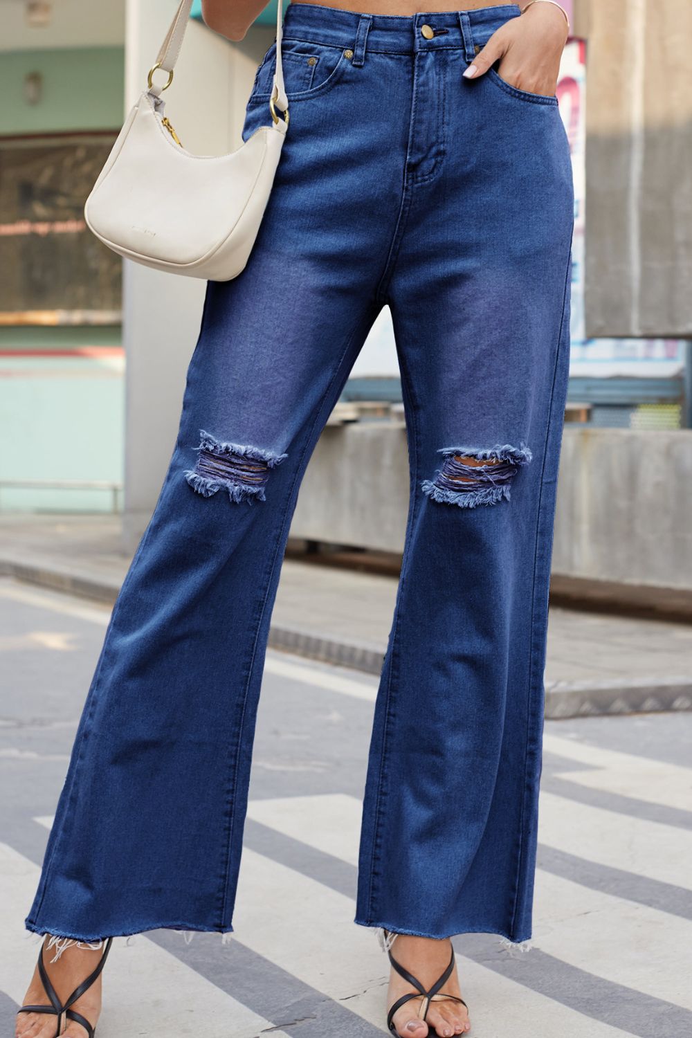 Distressed Buttoned Loose Fit Jeans - Roe Creation