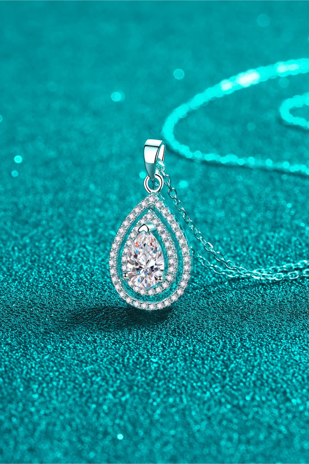 1 Carat Moissanite Teardrop Pendant Necklace - Roe Creation