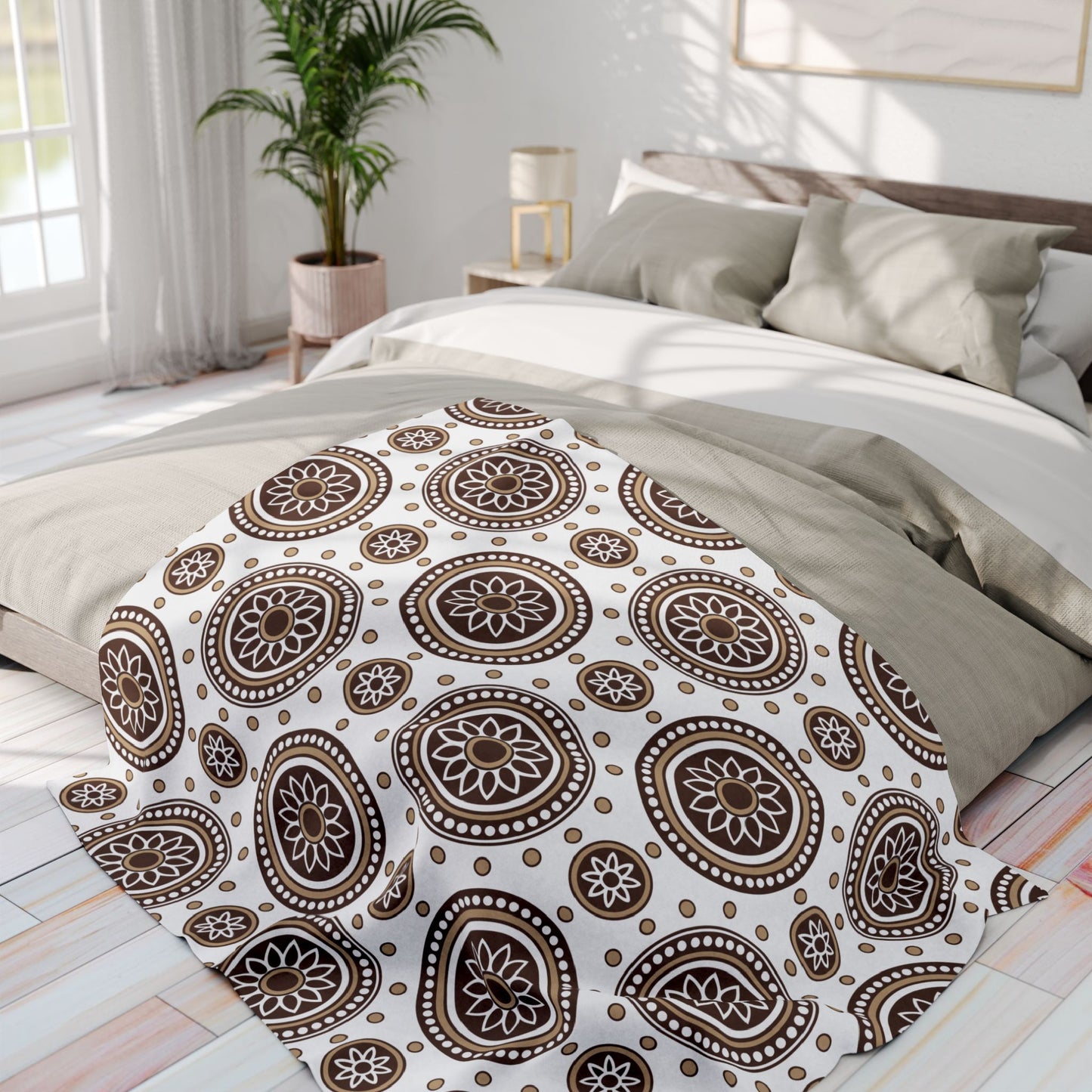 Cozy Brown Floral Arctic Fleece Blanket - Perfect for Home Decor and Gifts