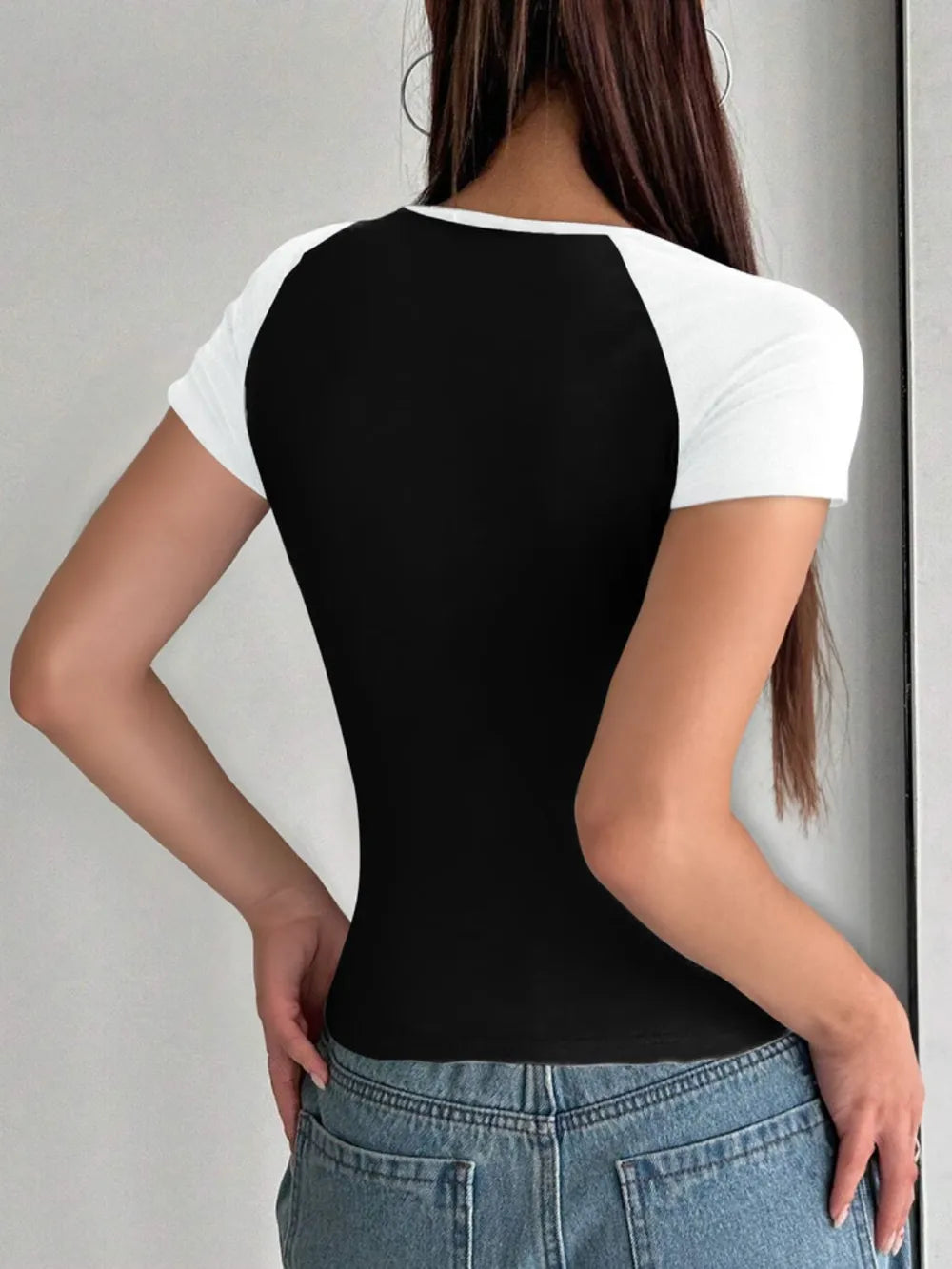 Devine Contrast Scoop Neck Short Sleeve T-Shirt - Roe Creation