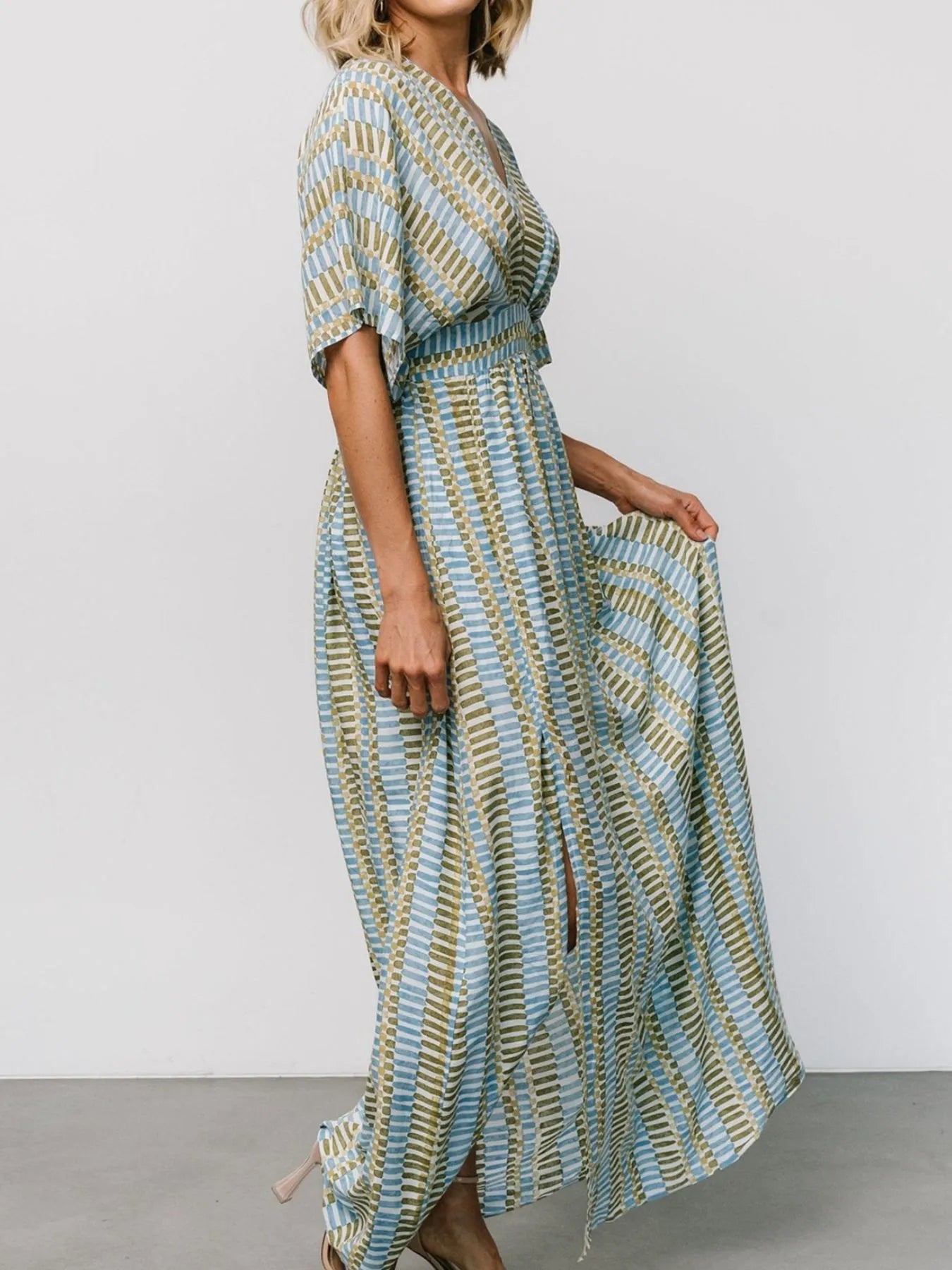 Slit V-Neck Short Sleeve Maxi Dress - Roe Creation