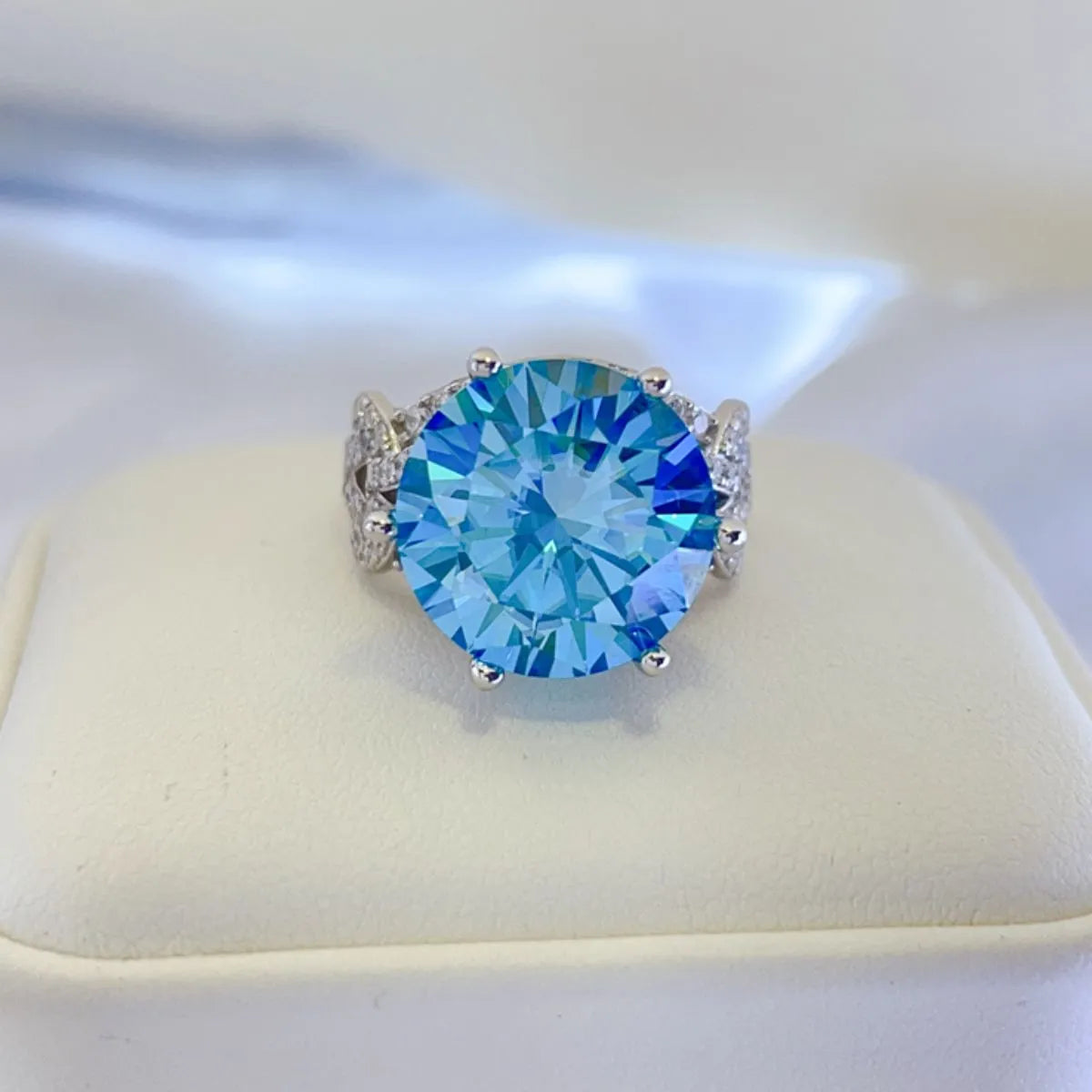 10 Carat Moissanite 925 Sterling Silver Ring - Roe Creation