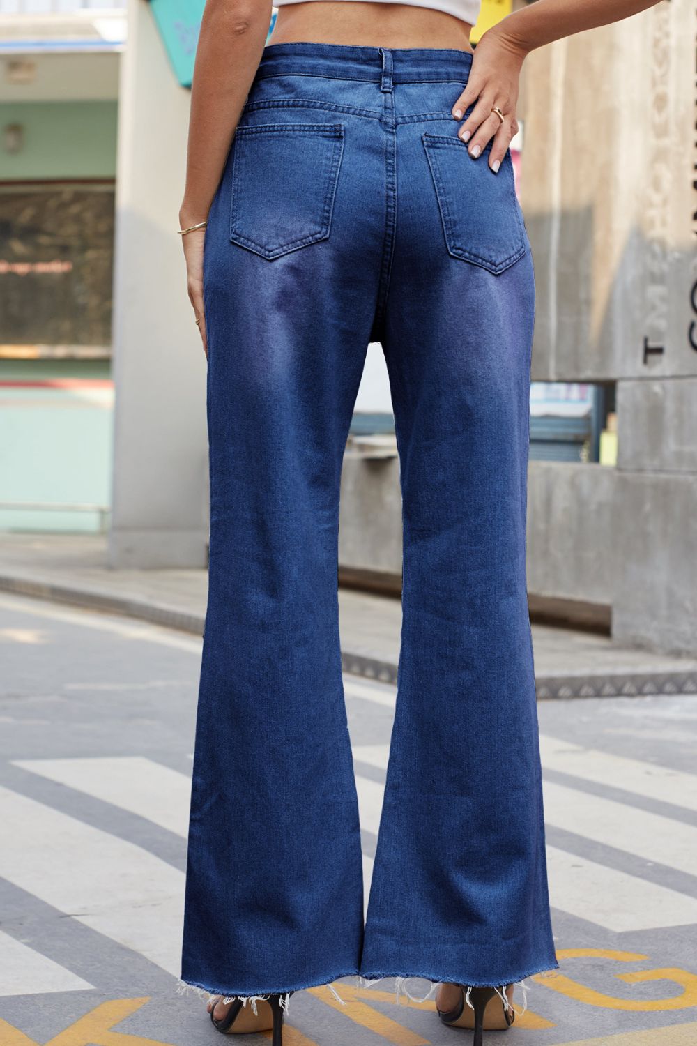 Distressed Buttoned Loose Fit Jeans - Roe Creation
