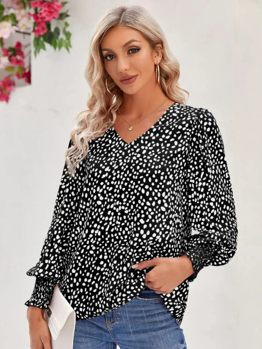 Elegant Printed V-Neck Blouse with Lantern Sleeves - Roe Creation