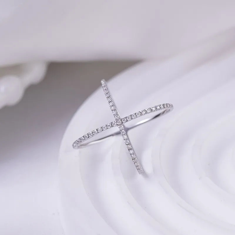 925 Sterling Silver Moissanite Crisscross Ring - Roe Creation