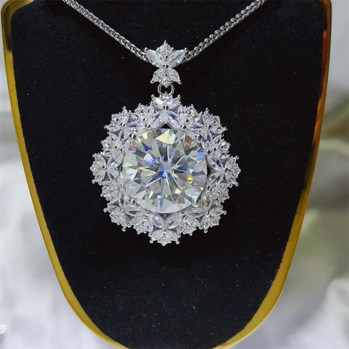 10 Carat Moissanite 925 Sterling Silver Necklace - Roe Creation