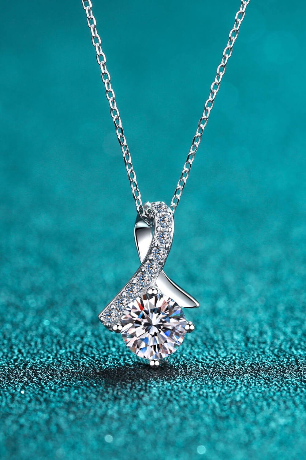 Unique and Chic Moissanite Pendant Necklace - Roe Creation