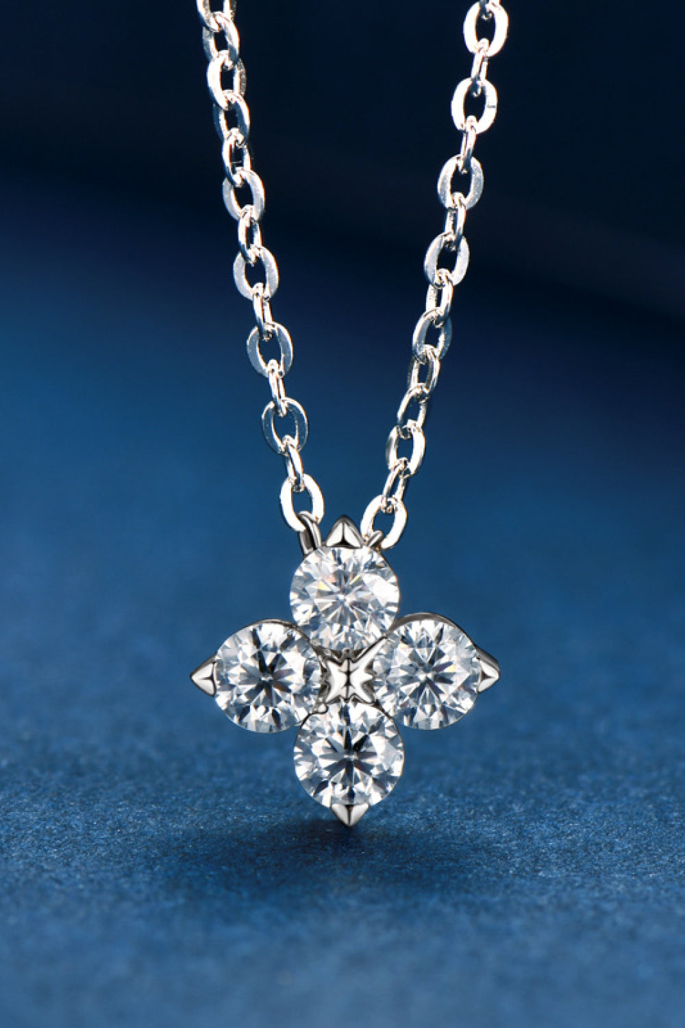 Moissanite Four Leaf Clover Pendant Necklace - Roe Creation