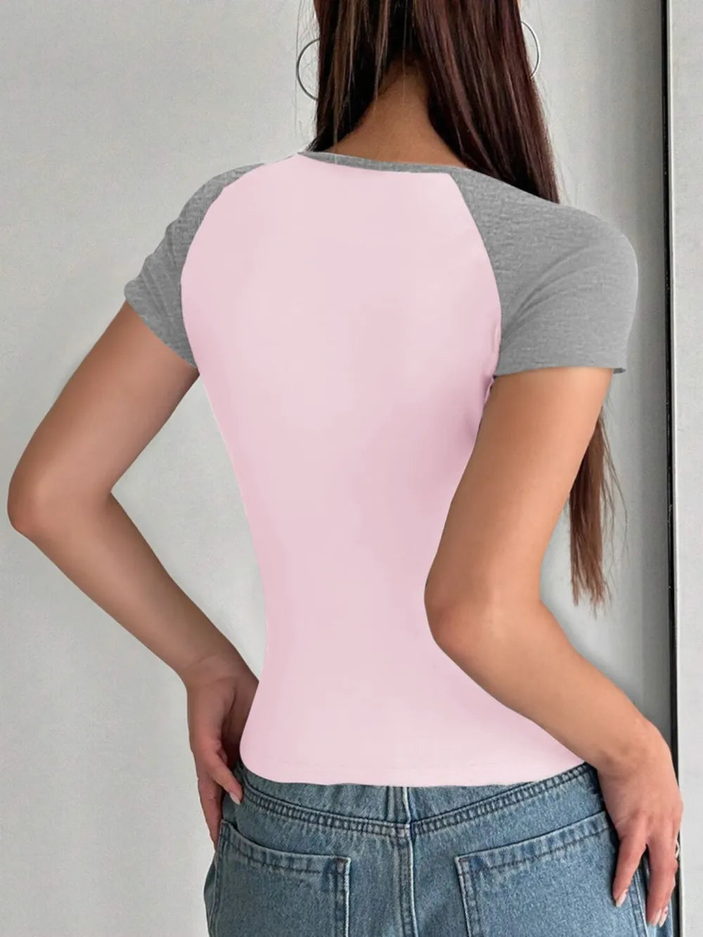 Devine Contrast Scoop Neck Short Sleeve T-Shirt - Roe Creation