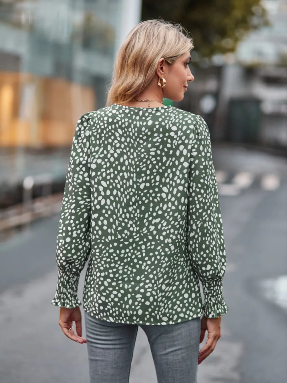 Elegant Printed V-Neck Blouse with Lantern Sleeves - Roe Creation