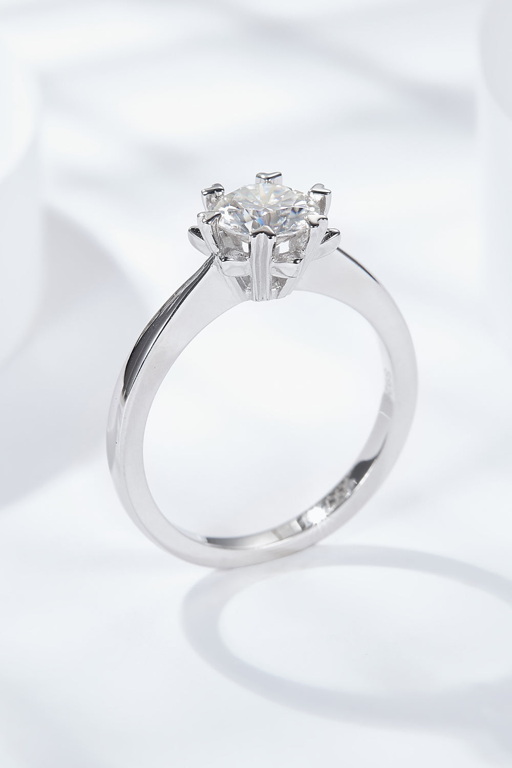 925 Sterling Silver Solitaire Moissanite Ring - Roe Creation