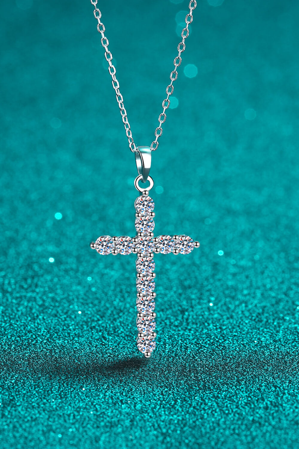 Moissanite Cross Pendant Chain Necklace - Roe Creation