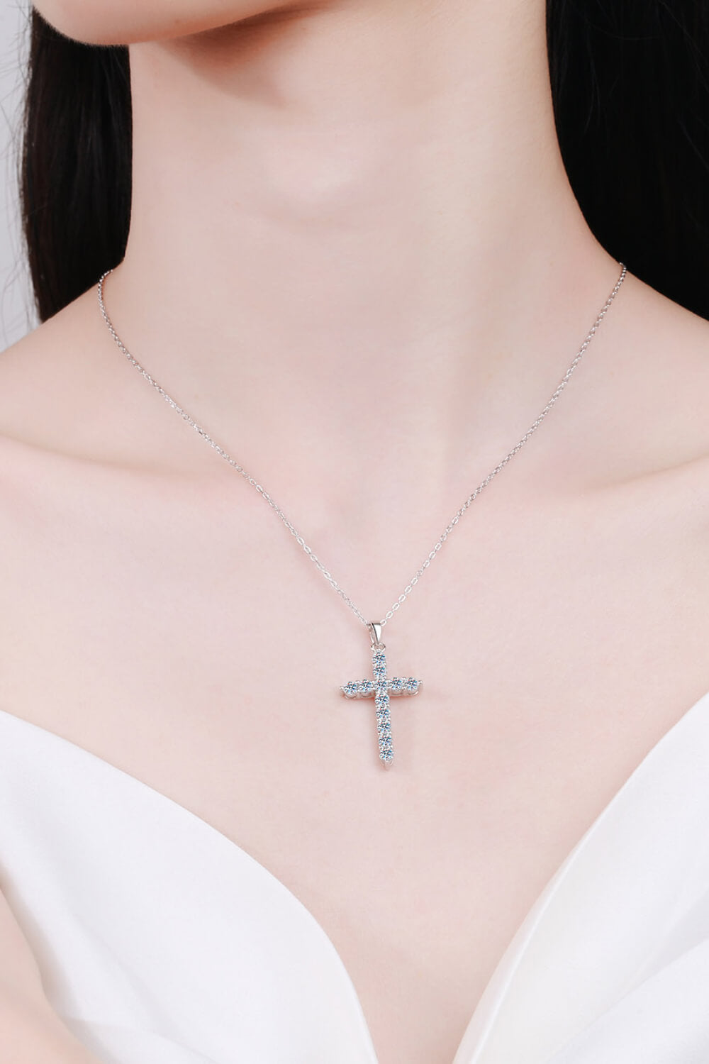 Adored 925 Sterling Silver Cross Moissanite Necklace - Roe Creation