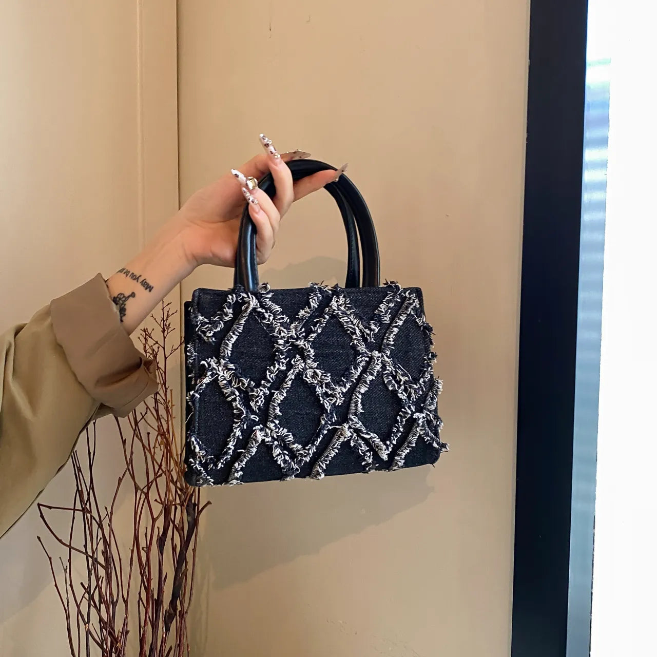 Diamond Pattern Fringe Edge Tote Bag - Roe Creation