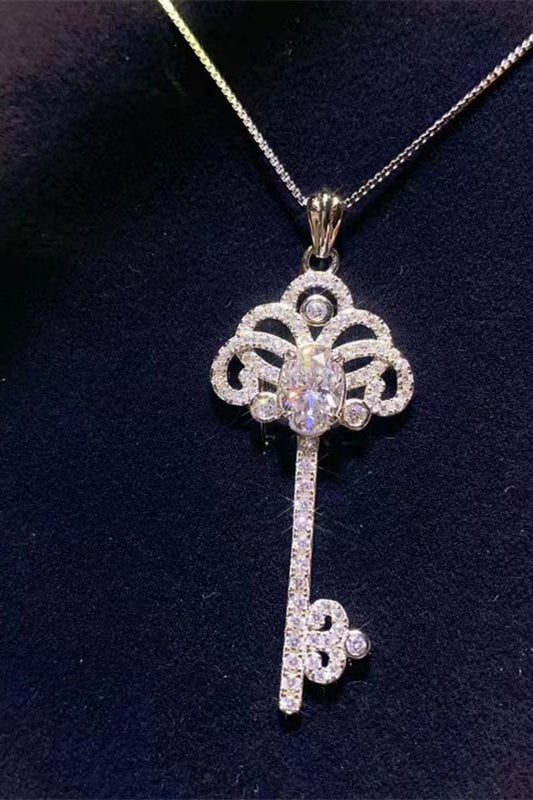 1 Carat Moissanite Key Pendant Necklace - Roe Creation
