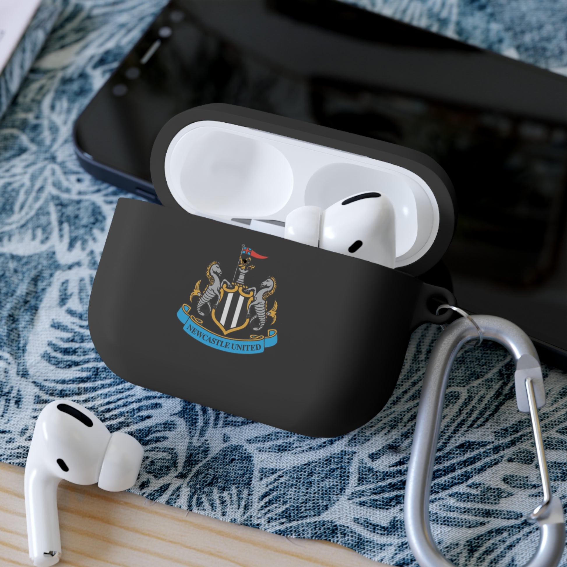 Newcastle United AirPods Case Cover - Stylish Protection for Music Lovers - Roe Creation