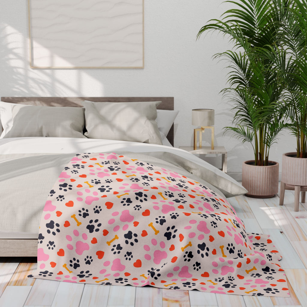 Pet Paw Pattern Fleece Blanket with Heart and Paw Print Design - Roe Creation