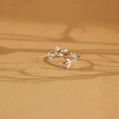 925 Sterling Silver Zircon Leaf Shape Ring - Roe Creation