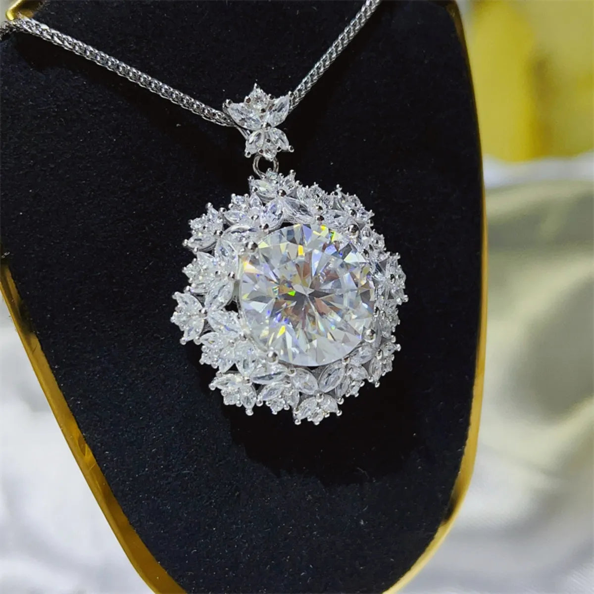 10 Carat Moissanite 925 Sterling Silver Necklace - Roe Creation