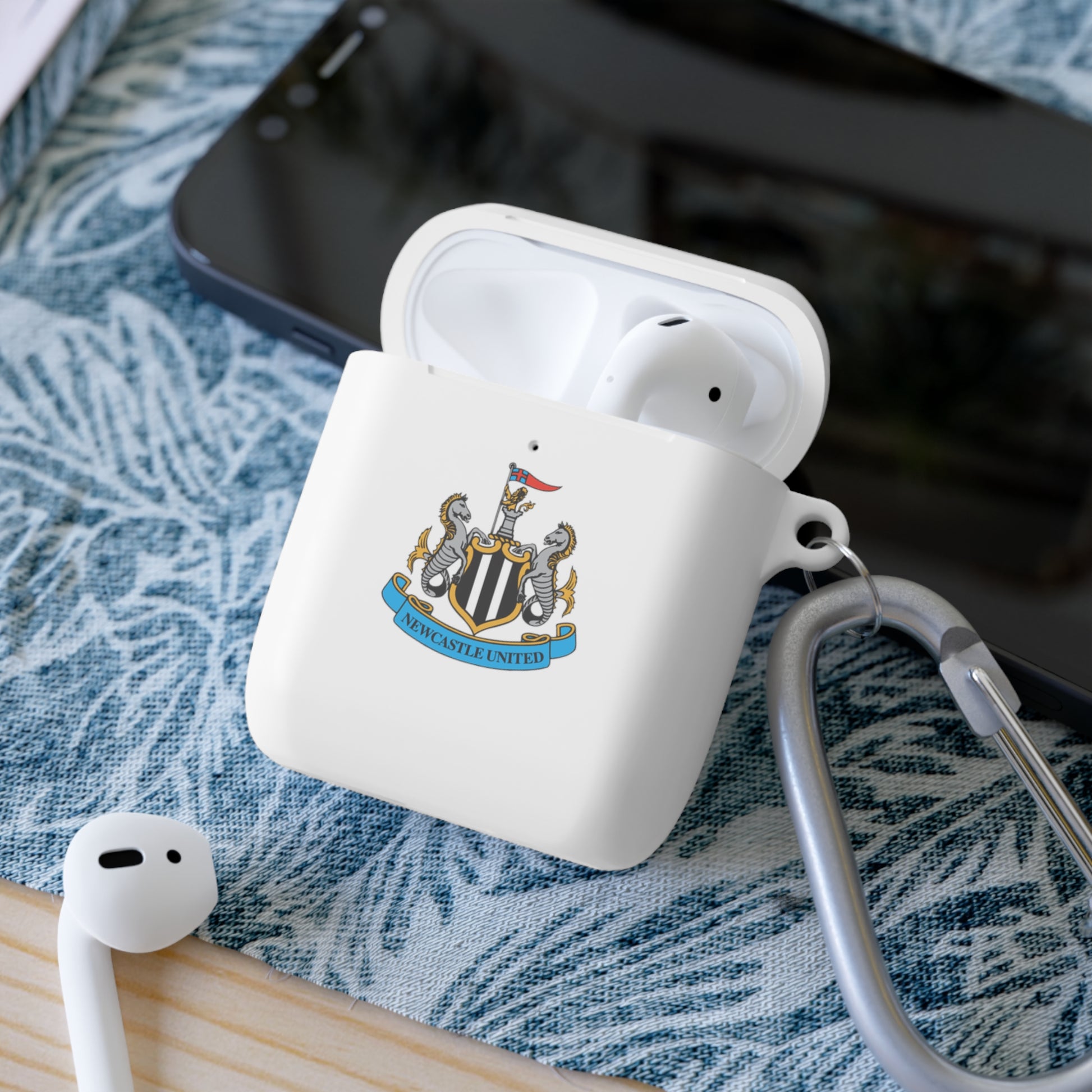 Newcastle United AirPods Case Cover - Stylish Protection for Music Lovers - Roe Creation