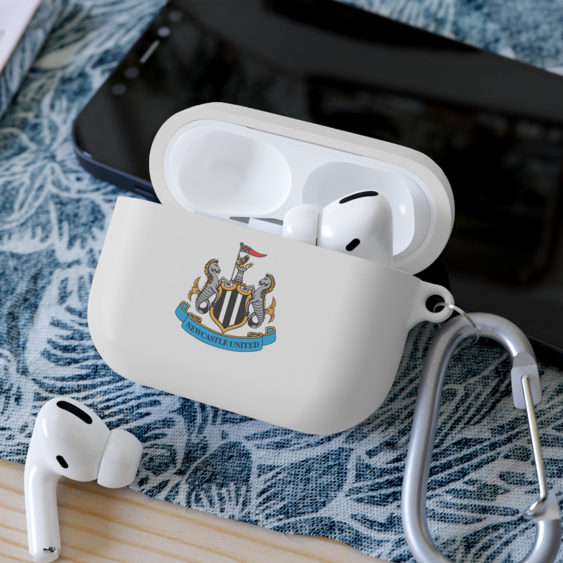Newcastle United AirPods Case Cover - Stylish Protection for Music Lovers - Roe Creation