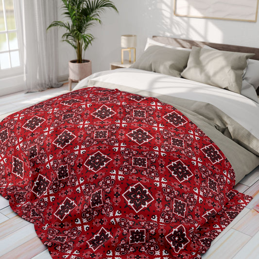 Cozy Red Patterned Arctic Fleece Blanket - Perfect for Winter Gatherings & Gift Giving