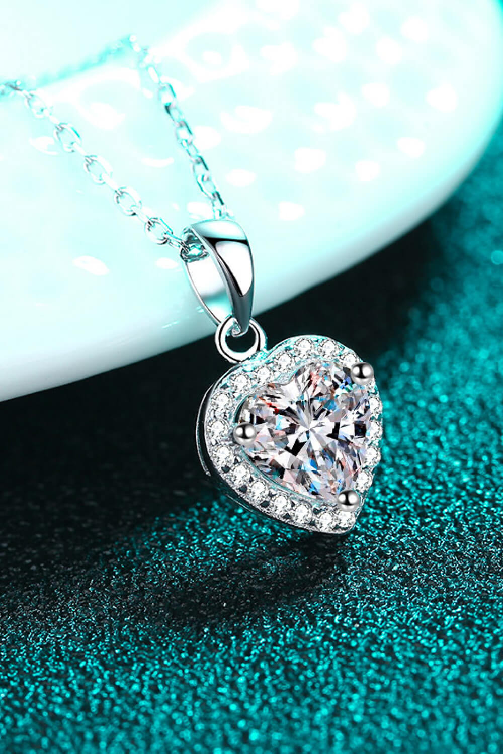 1 Carat Moissanite Heart Pendant Chain Necklace - Roe Creation
