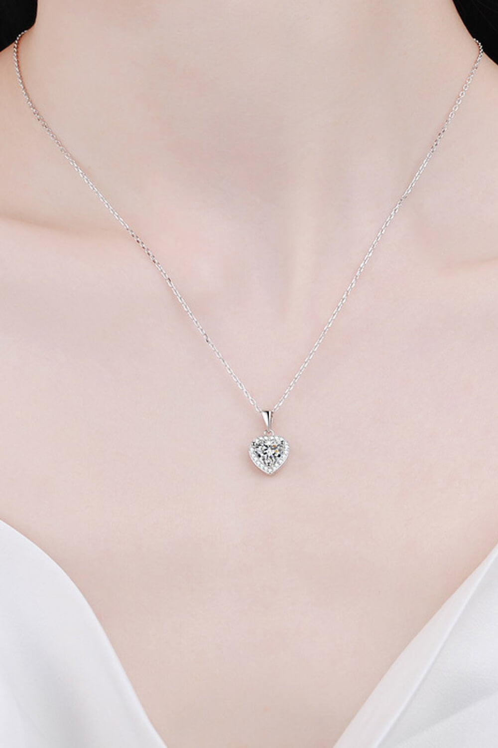 1 Carat Moissanite Heart Pendant Chain Necklace - Roe Creation
