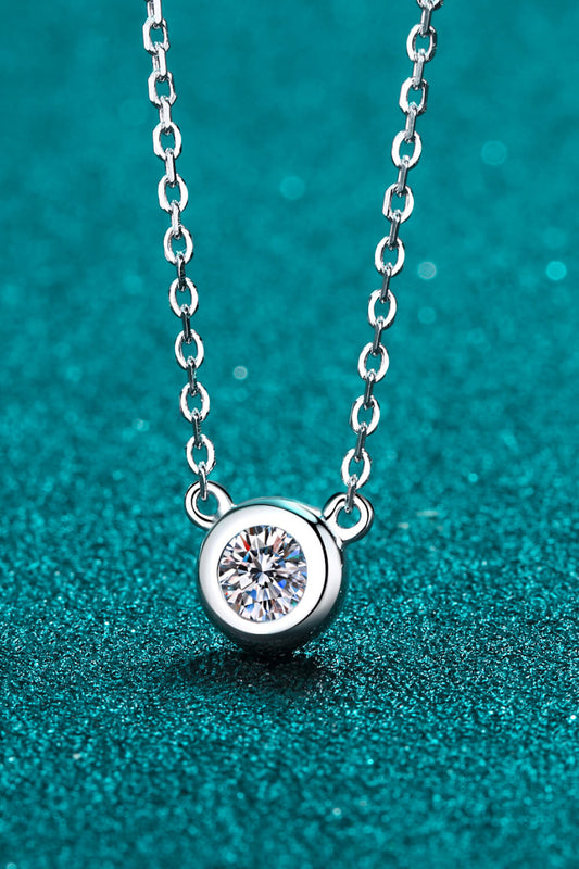 Moissanite Round Pendant Chain Necklace - Roe Creation