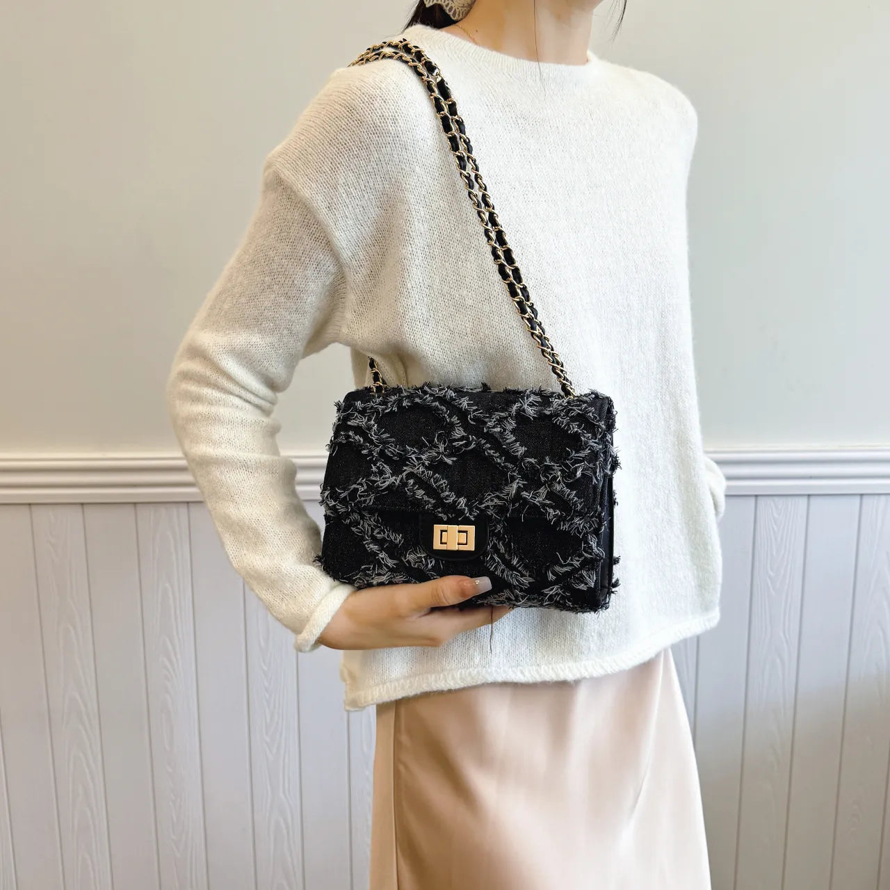 Frayed Edges Chain Crossbody Bag - Roe Creation