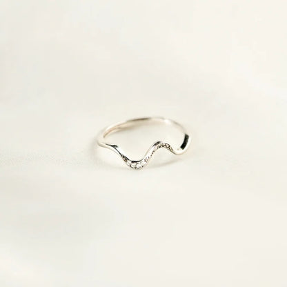 925 Sterling Silver Inlaid Zircon Wave Shape Ring - Roe Creation