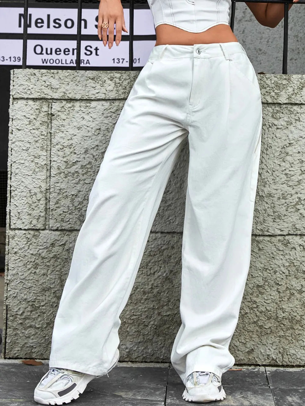 Wide Leg Jeans with Pockets - Roe Creation